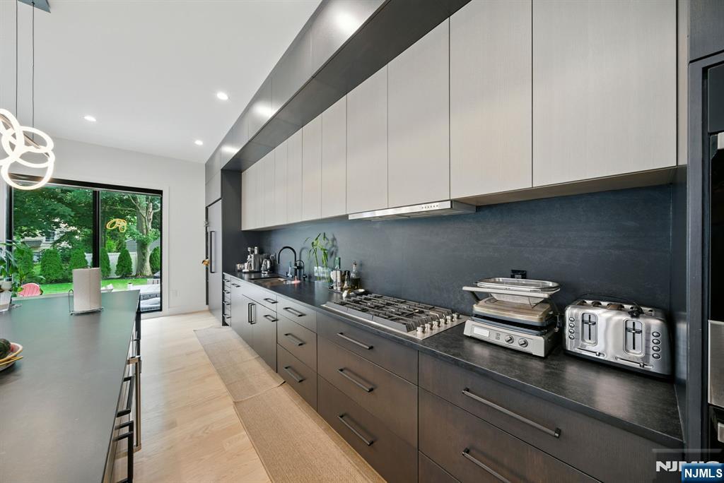 90 Columbus Drive, Tenafly, NJ, 07670