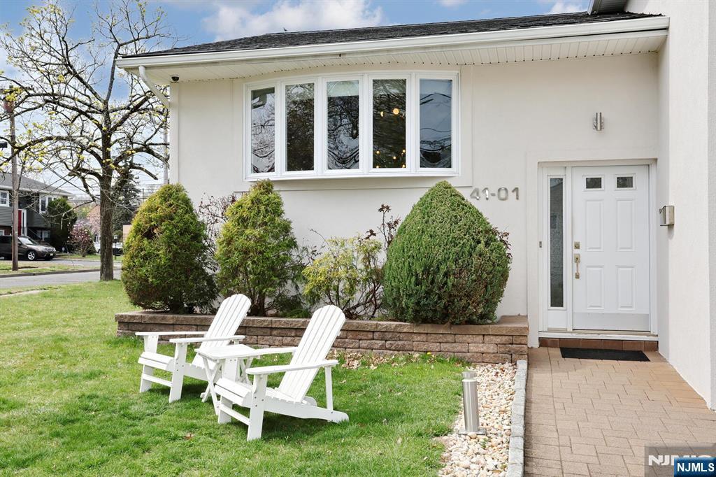 41-01 Geiger Place - Photo 3