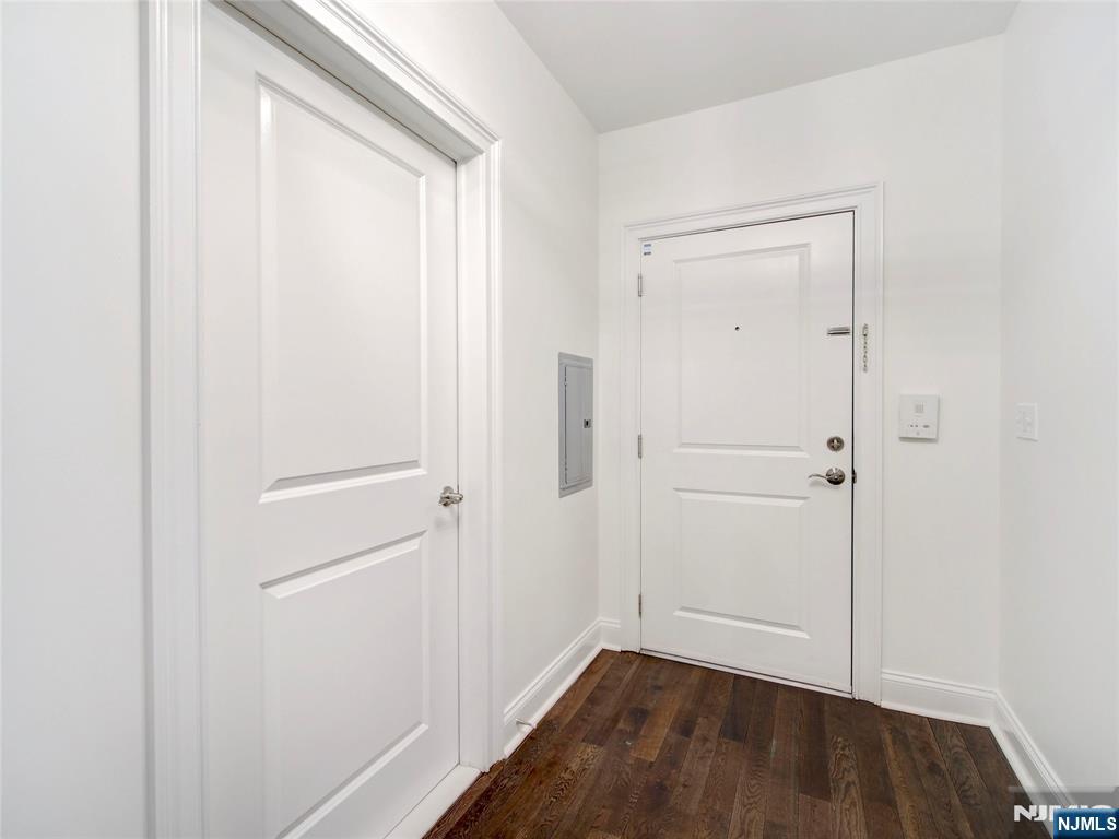 90 Clinton 204 - Photo 3