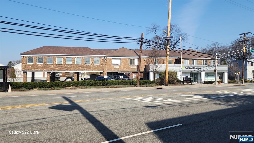 474 Sylvan Avenue - Photo 2