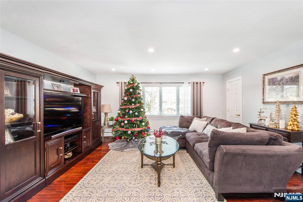 230 Avenue A - Photo 5