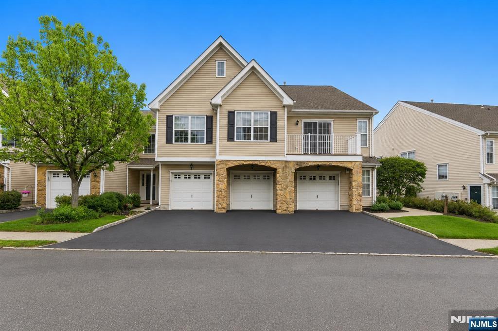 131 Mountainside Drive - Photo 2