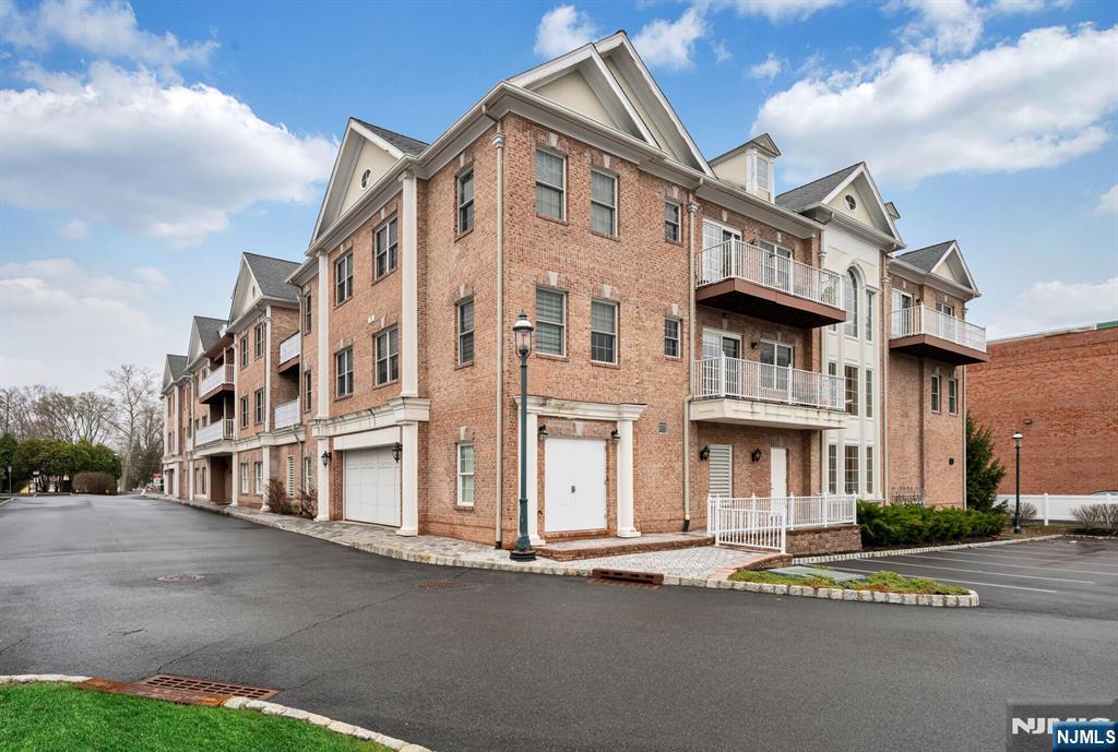 2310 Rio Vista Lane 2310