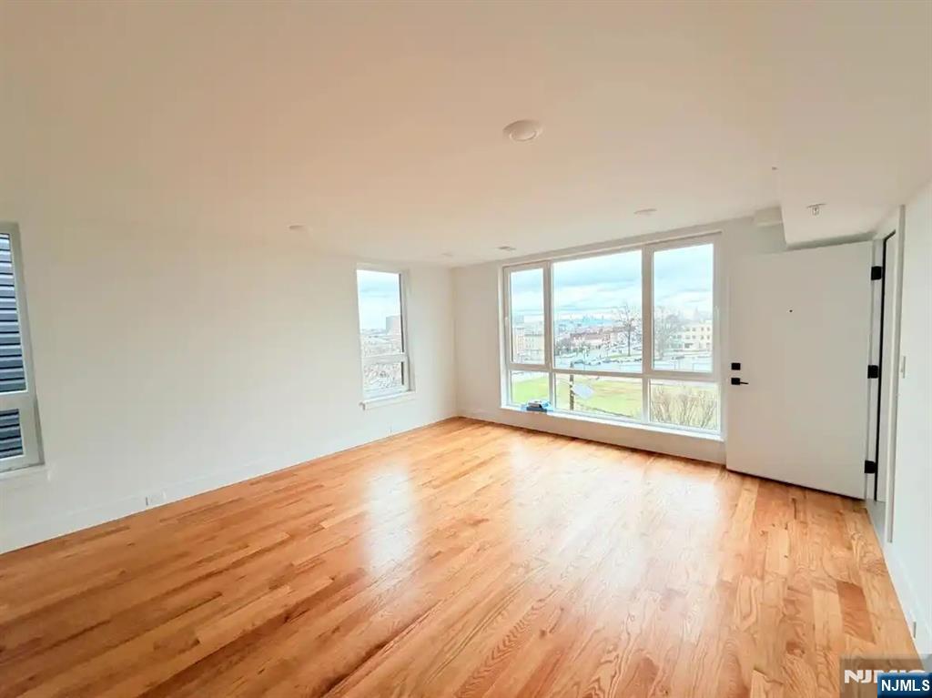 39 7th Street 2 - 3 - Photo 4