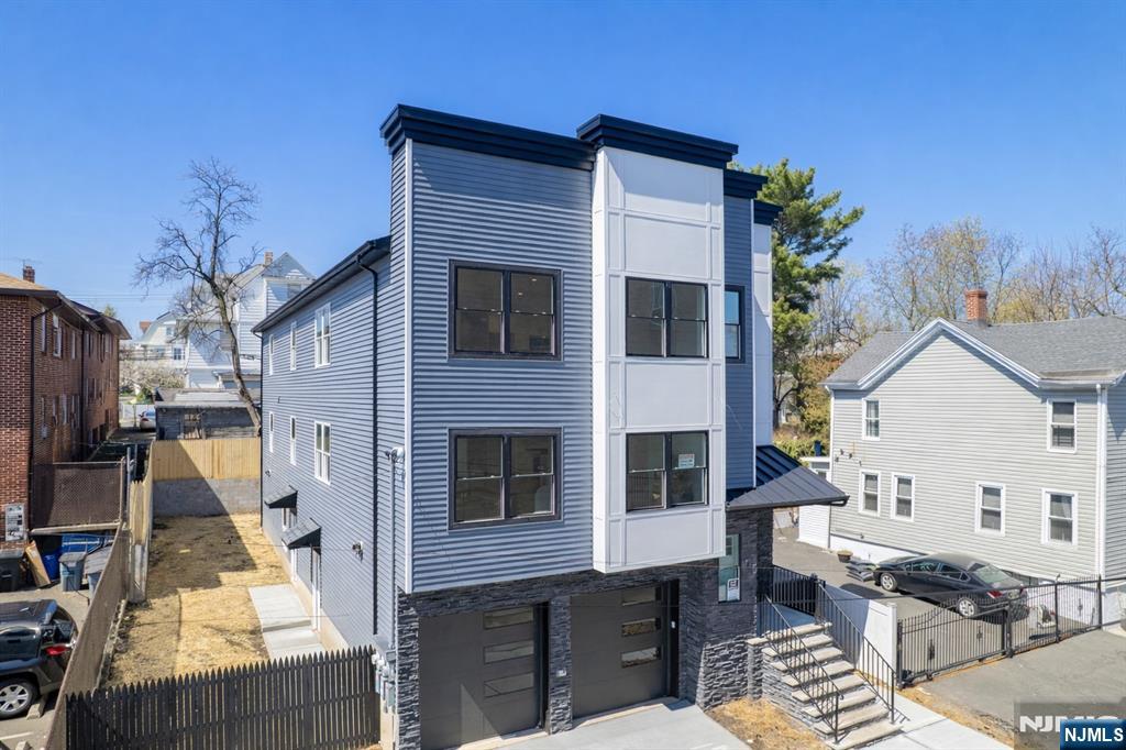 25 Brookside Avenue