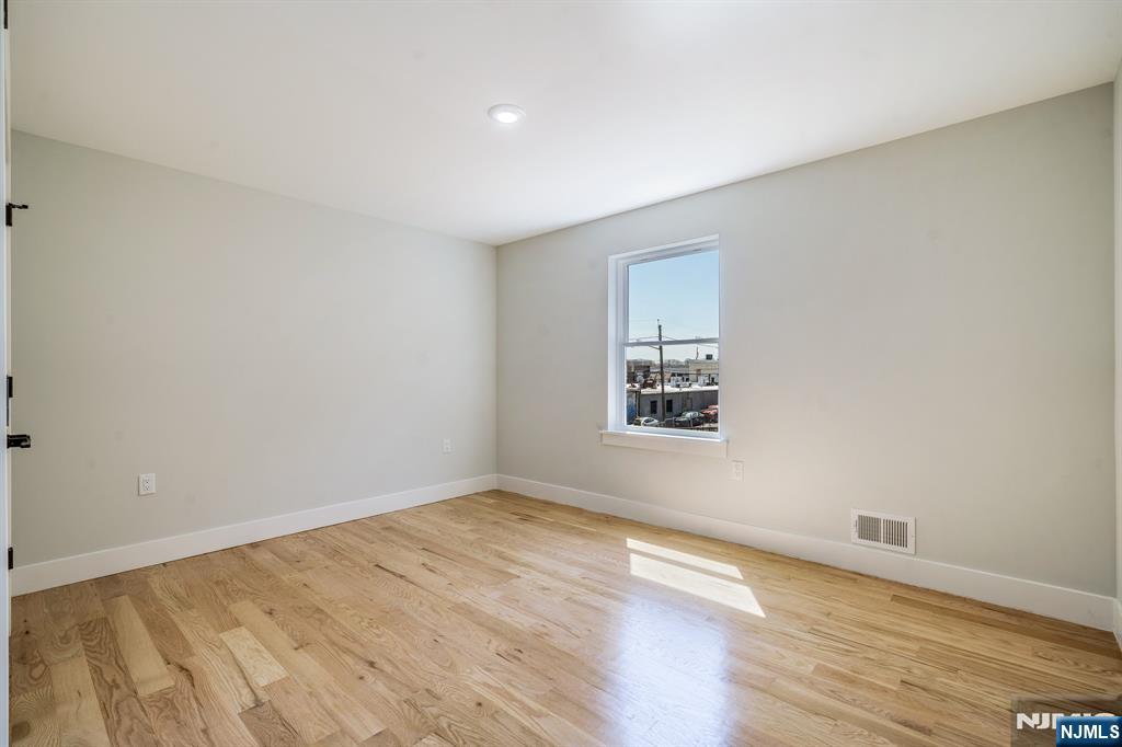25 Brookside Avenue