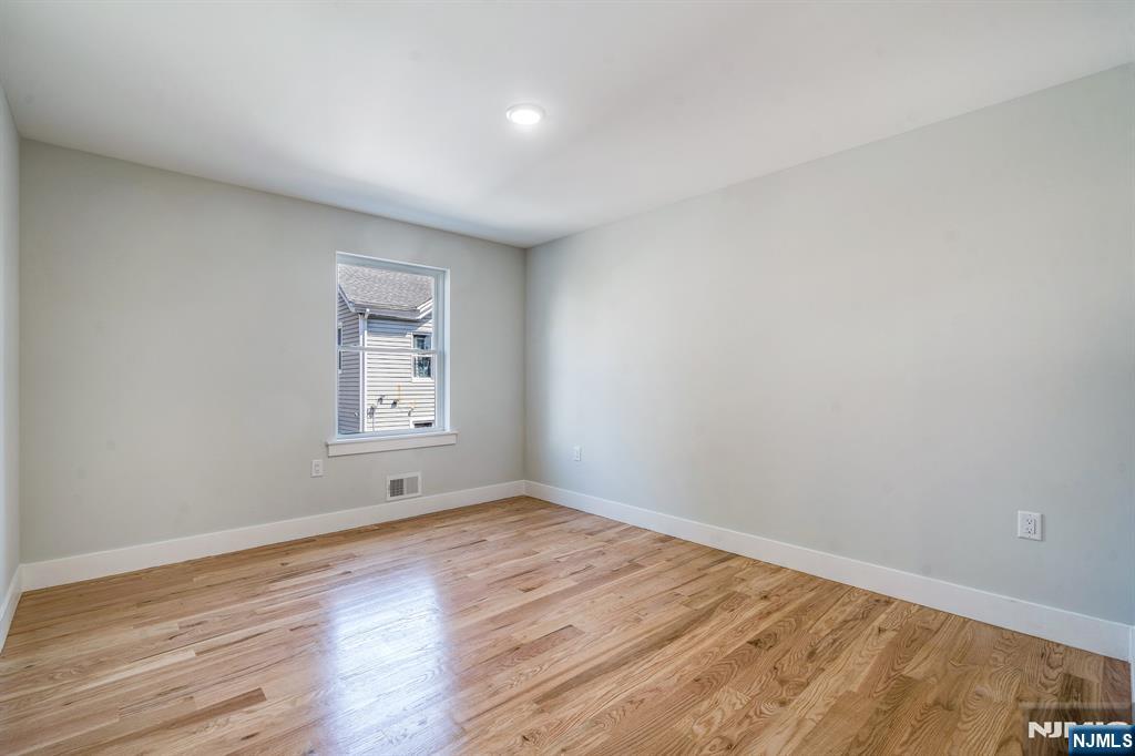 25 Brookside Avenue