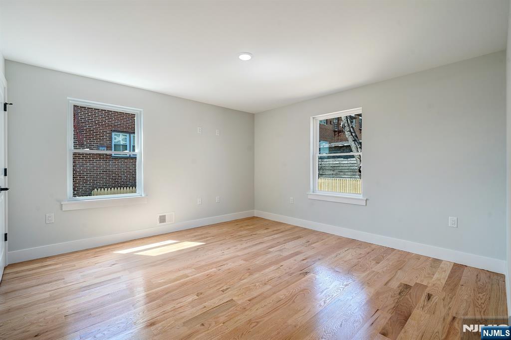25 Brookside Avenue