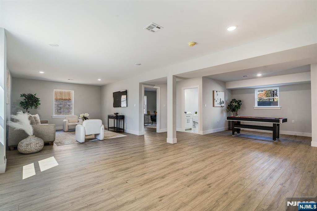 25 Brookside Avenue