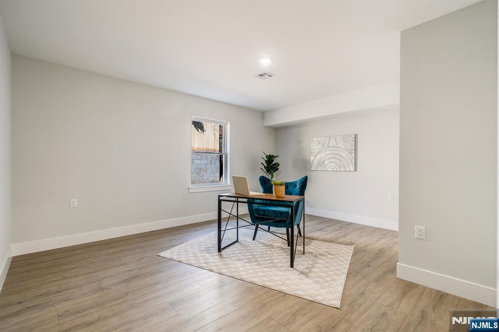 25 Brookside Avenue