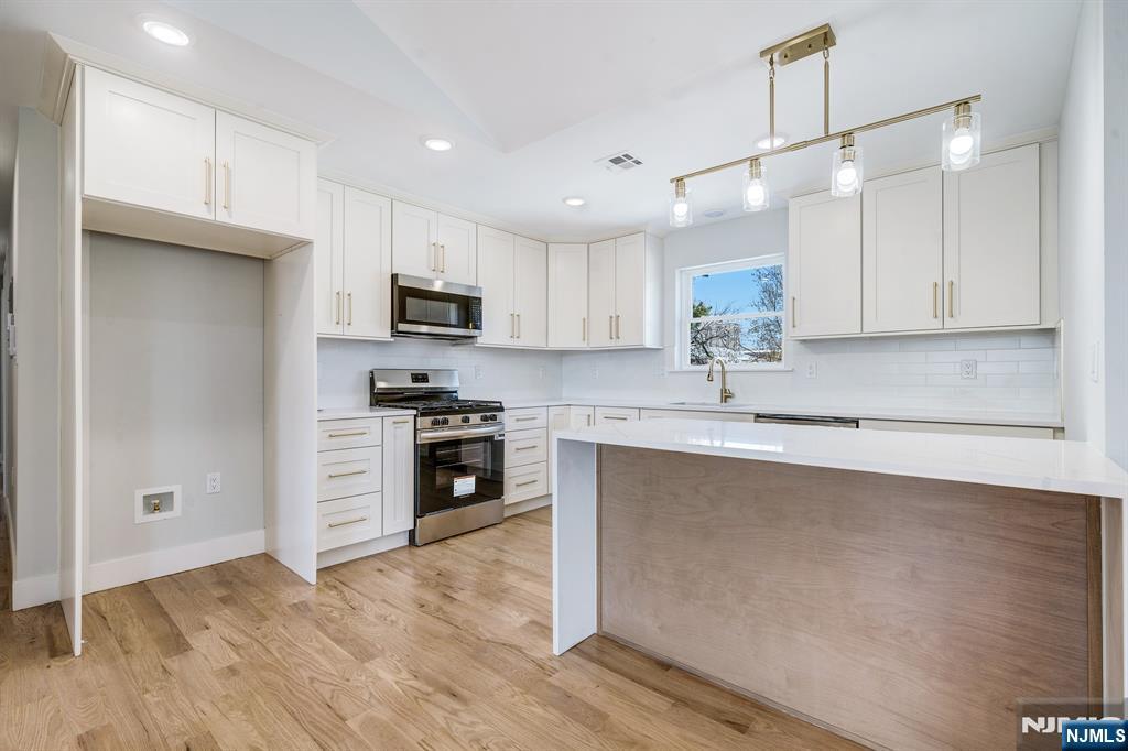 25 Brookside Avenue