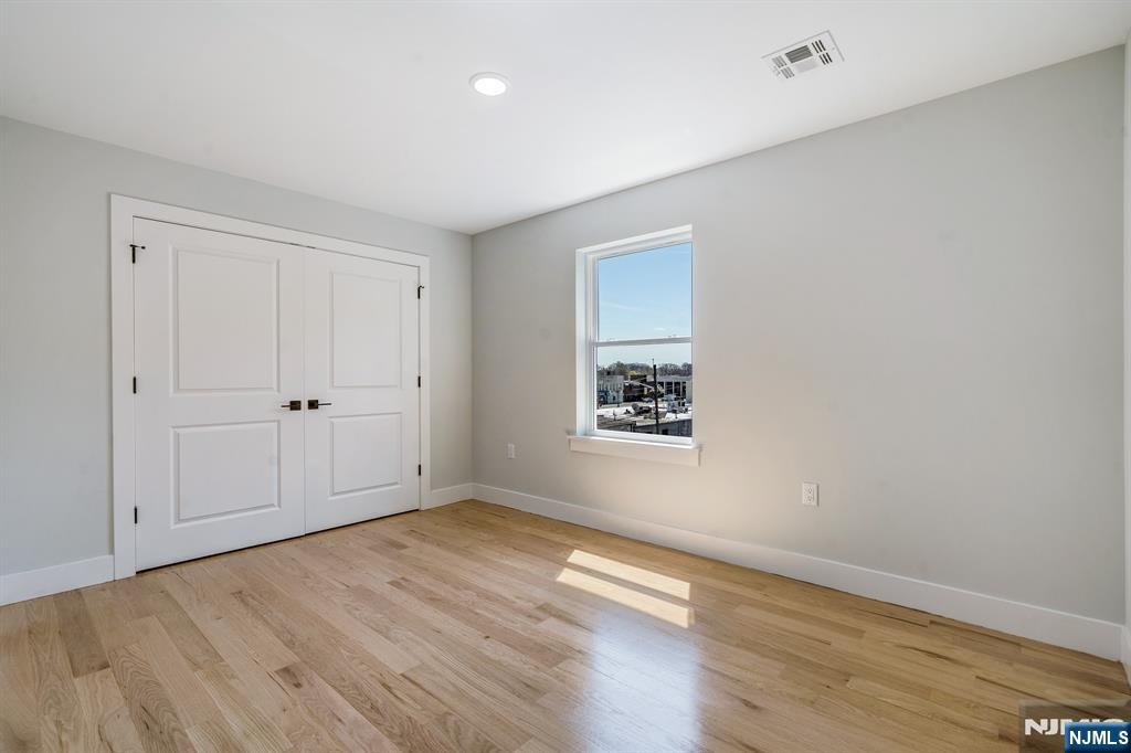 25 Brookside Avenue