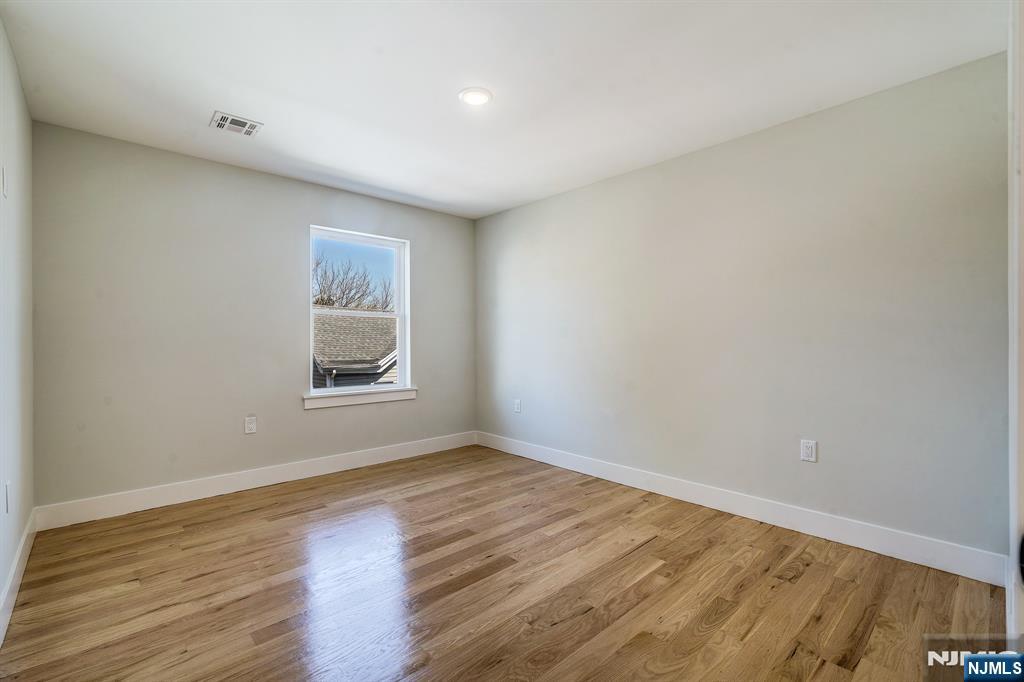 25 Brookside Avenue