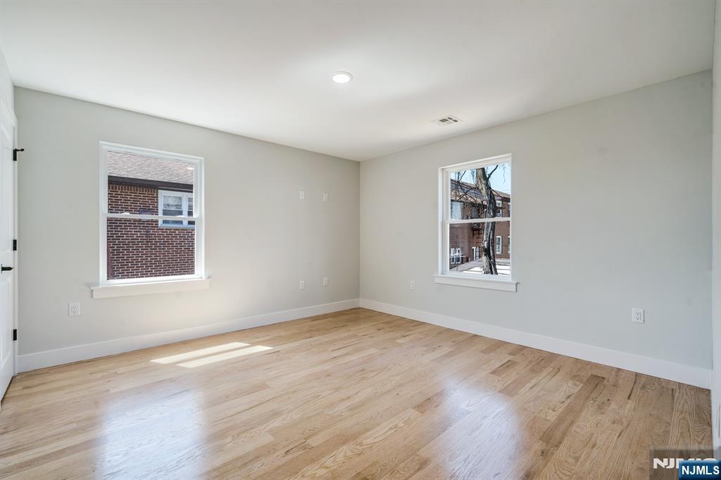 25 Brookside Avenue