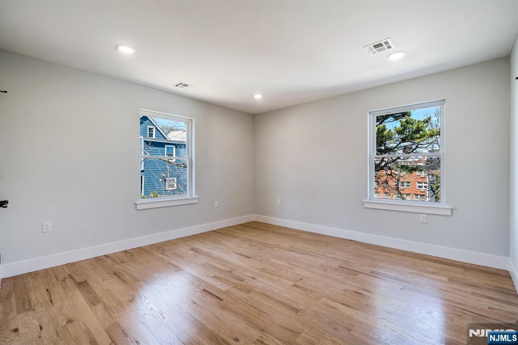 25 Brookside Avenue