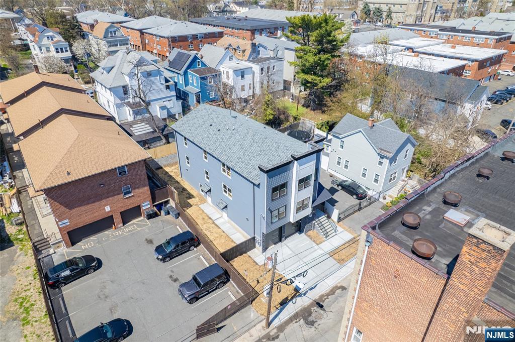25 Brookside Avenue