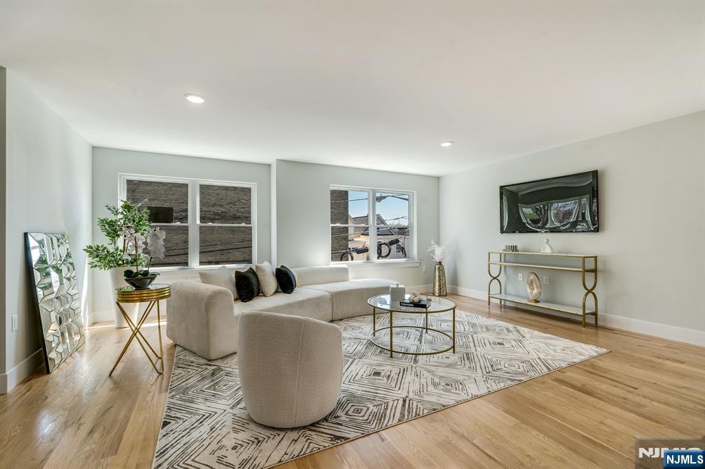 25 Brookside Avenue
