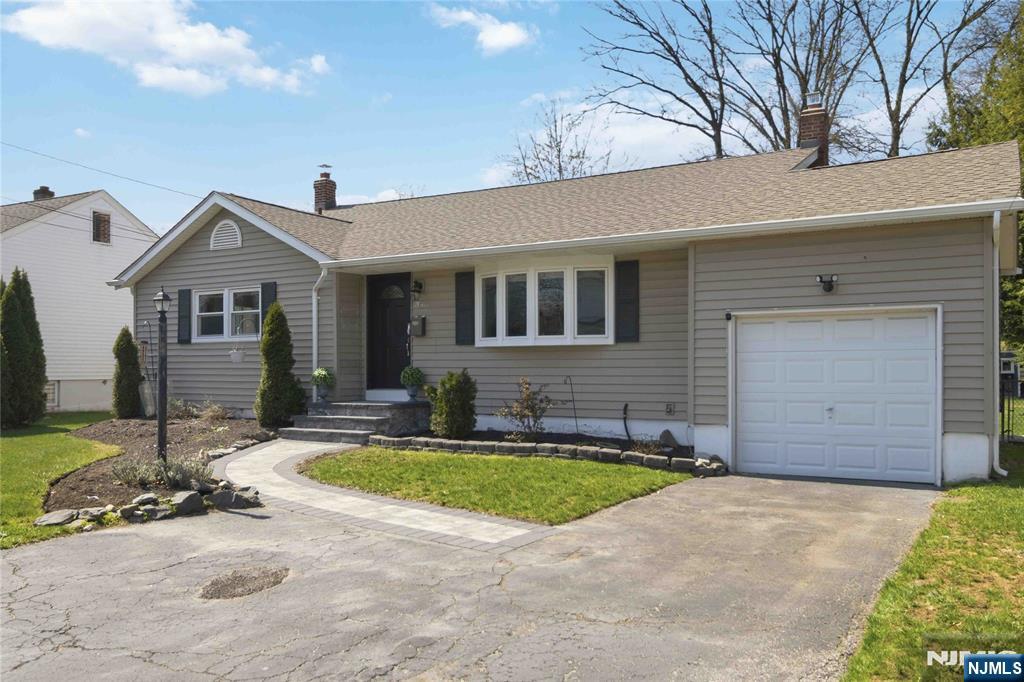 345 Saddle River Road - Photo 2