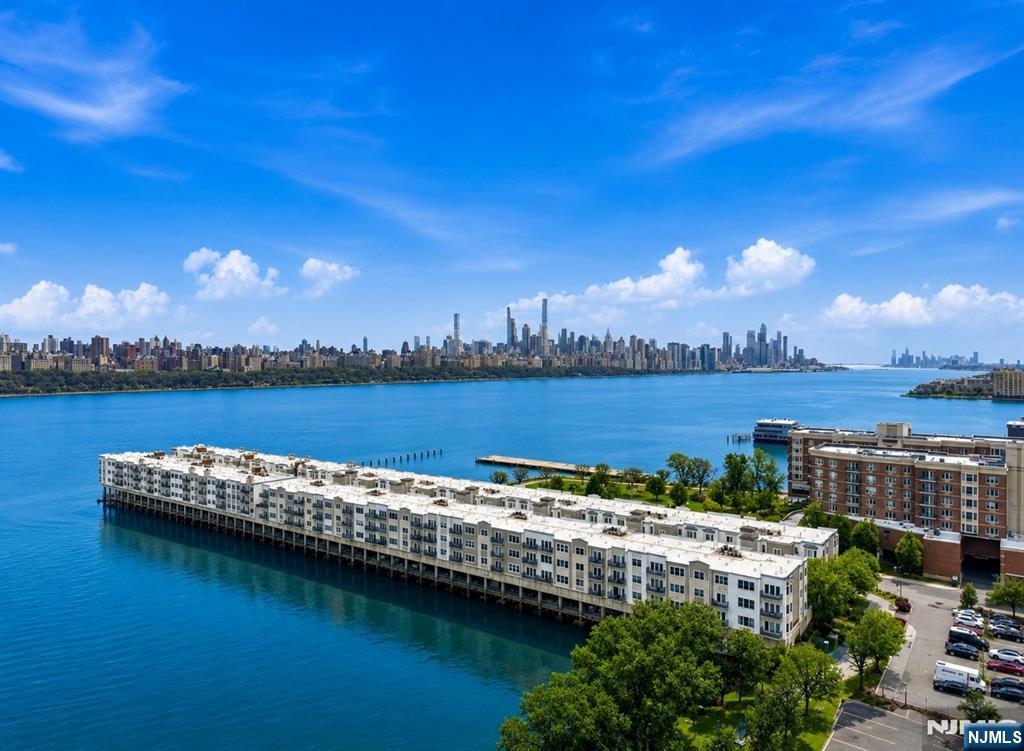 324 The Promenade - Photo 3