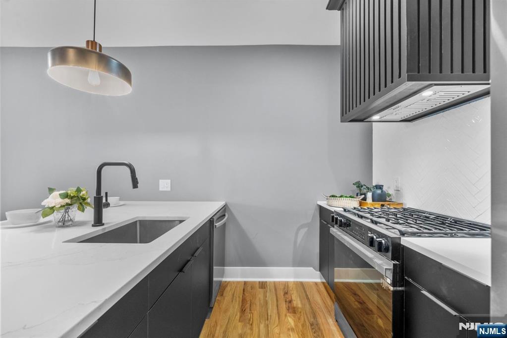 219 Clerk Street - Photo 3