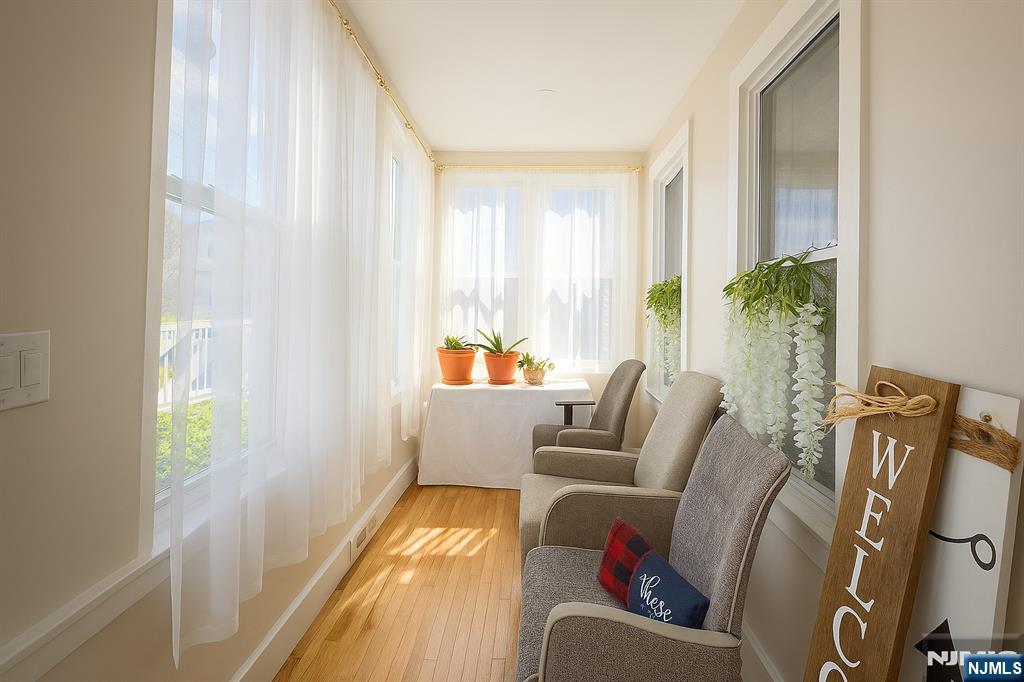 169 Oakwood Place - Photo 2