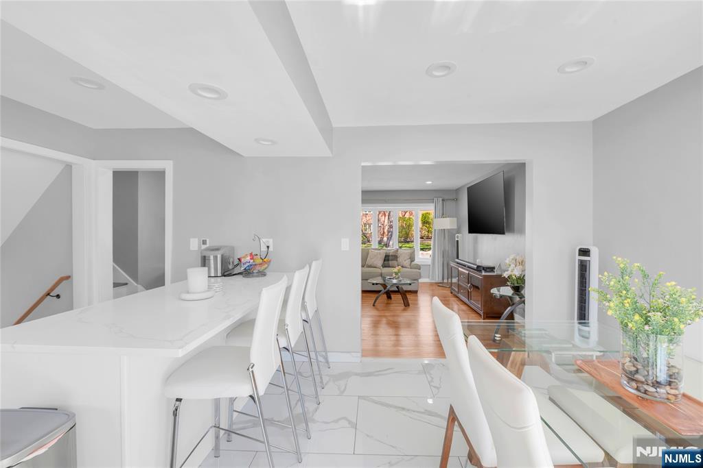 136 E Clinton Avenue - Photo 5