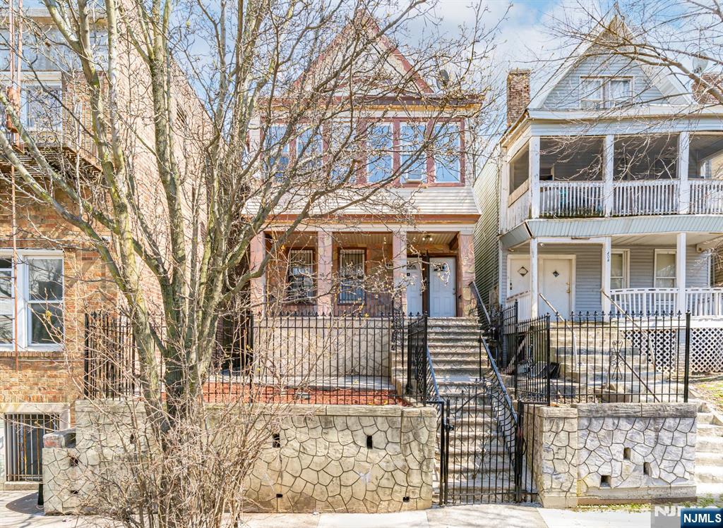 402 15th Street - Photo 2