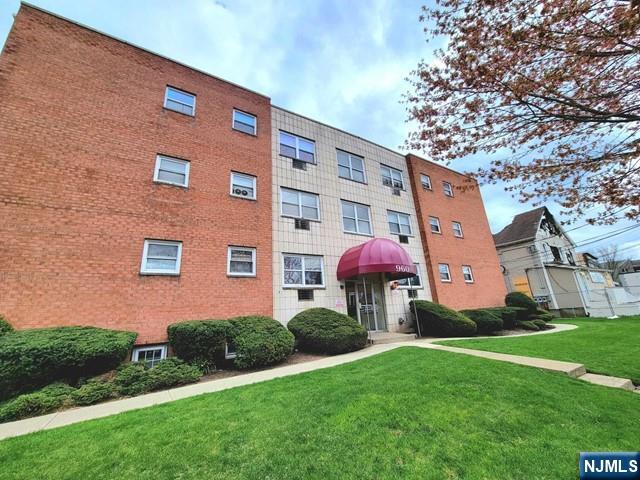 239 Lincoln Ave UNIT&nbsp;1, Newark City, NJ, 07104-3409