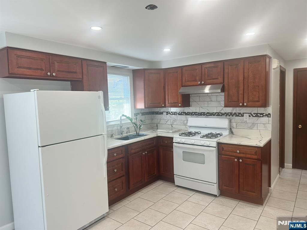 83 Bergen Avenue 2 - Photo 5