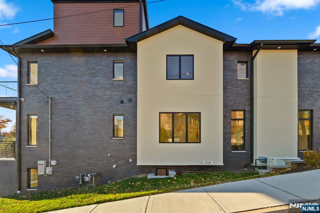 61 Edgewater Road - Photo 3