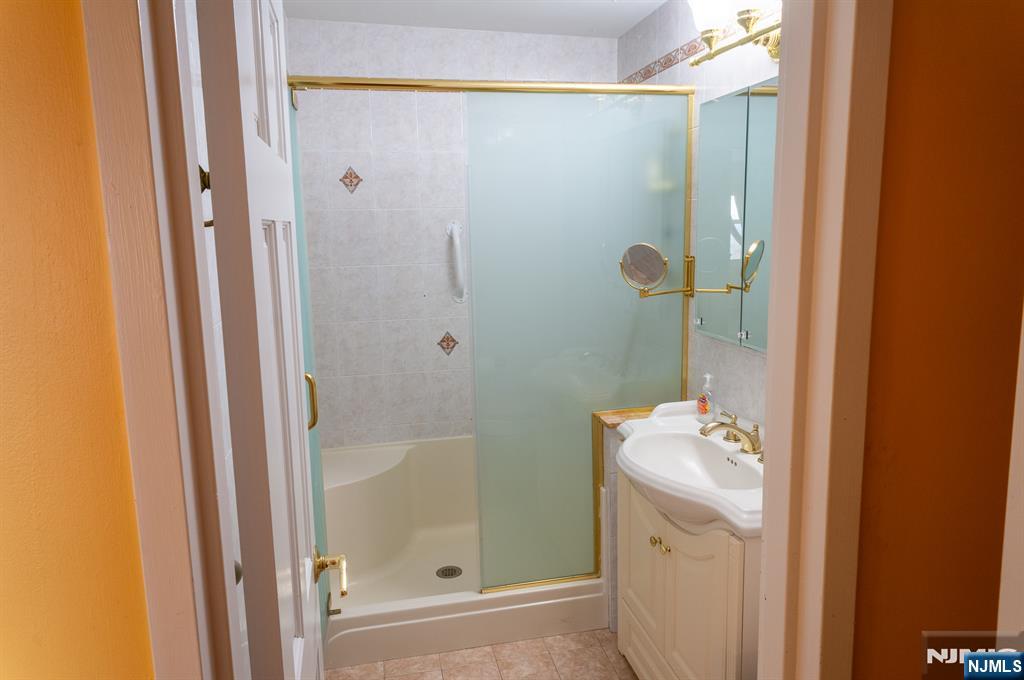555 North Avenue, #20F, Fort Lee, NJ 07024 Listing Photo  7