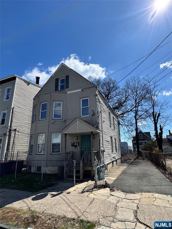 88-90 6th Street - Photo 1