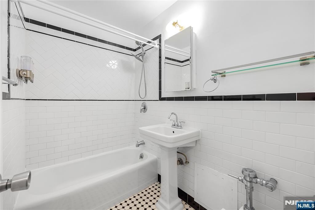 6050 Kennedy Boulevard UNIT 2E, West New York, NJ, 07093