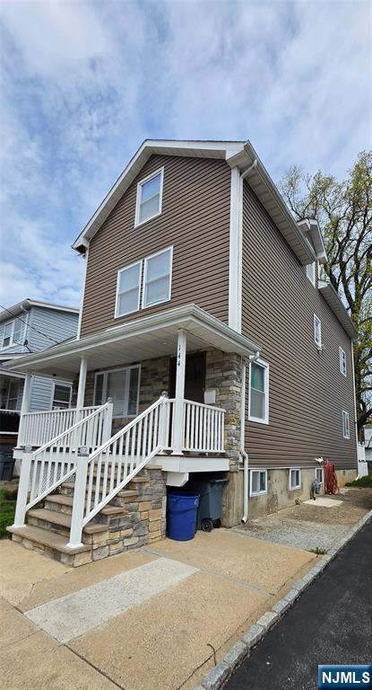 144 Silleck Street - Photo 1