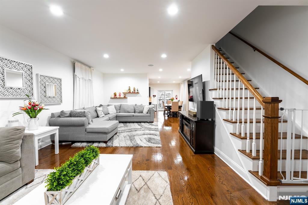 144 Silleck Street - Photo 4