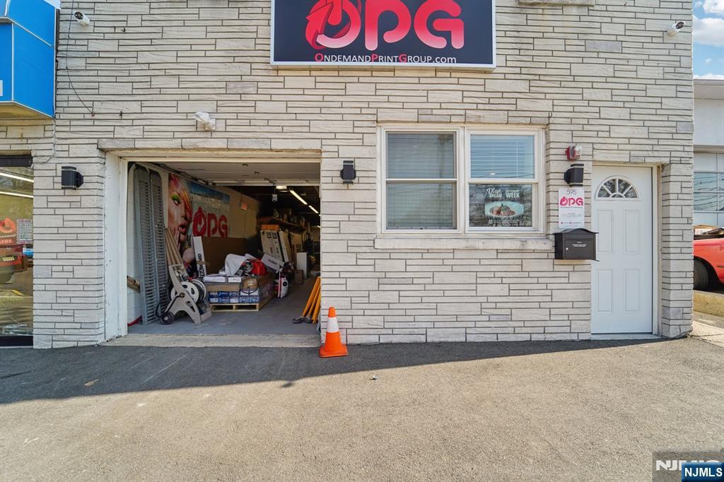 593 New York Avenue - Photo 3
