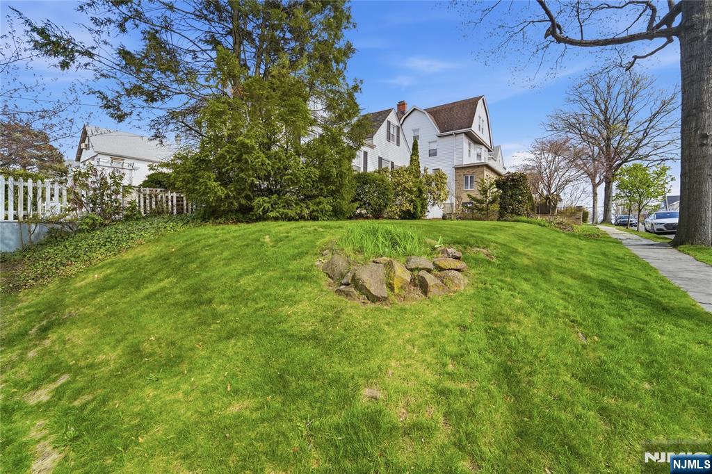 3 Stuyvesant Avenue - Photo 3