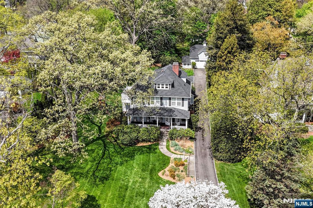 208 Lincoln Avenue - Photo 3