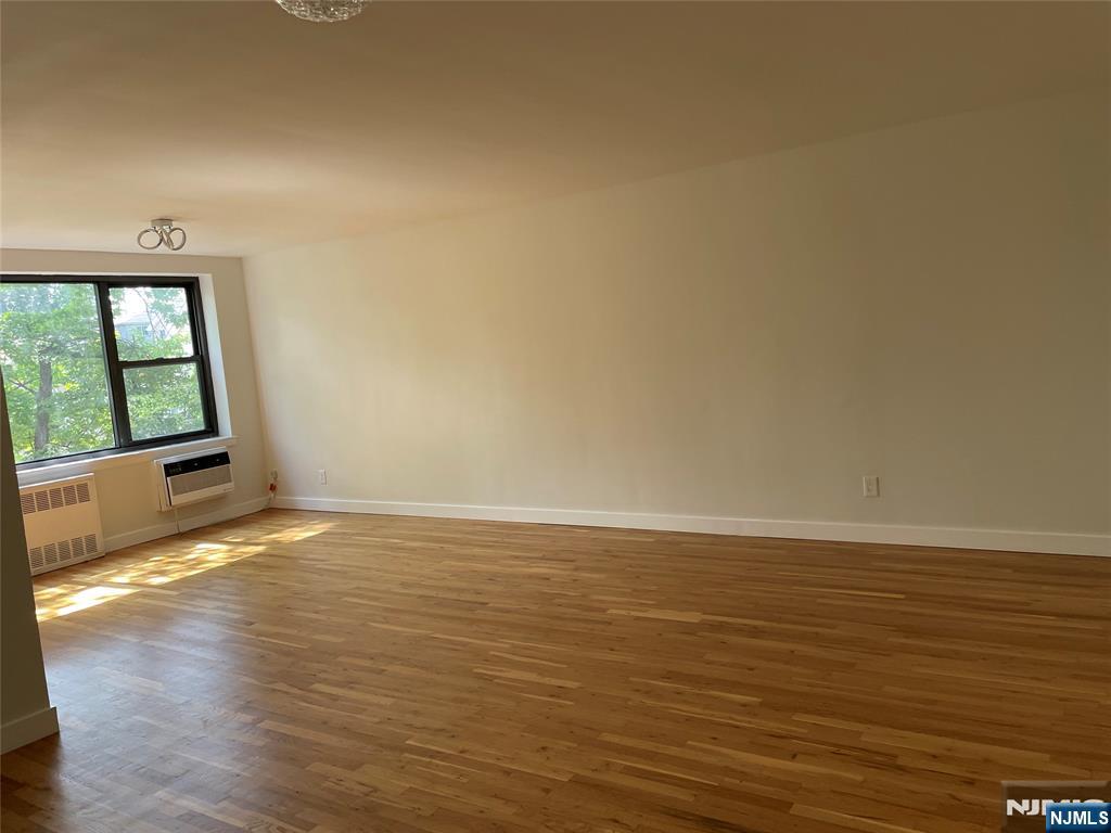 1541 Lemoine Ave #3A, Fort Lee, NJ 07024