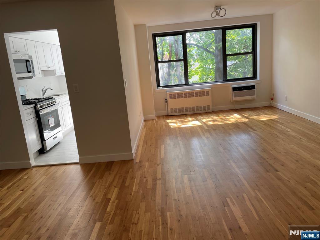 1541 Lemoine Ave #3A, Fort Lee, NJ 07024