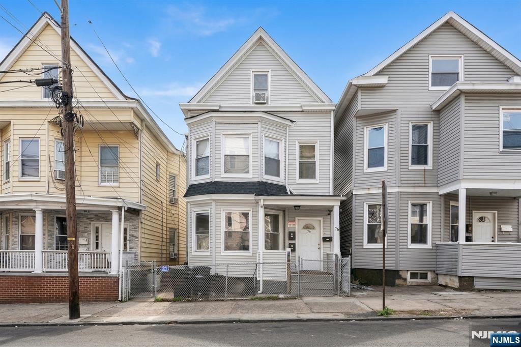 76 4th Street - Photo 1