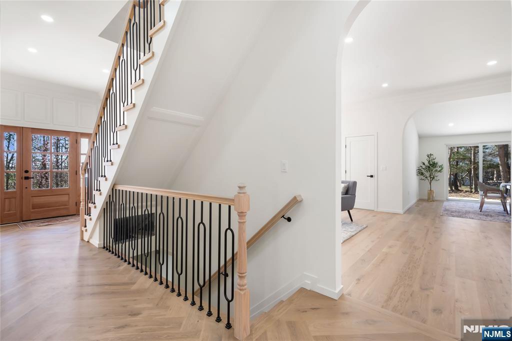 175 E Crescent Avenue - Photo 4