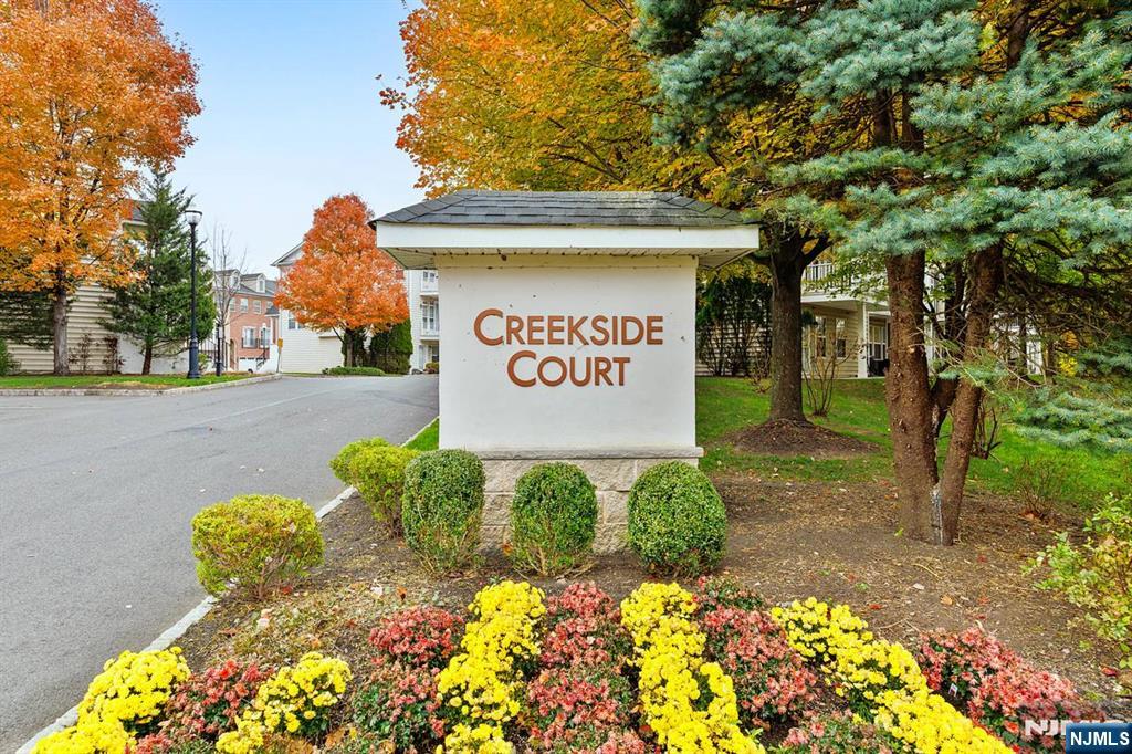 $879,900 Townhouse