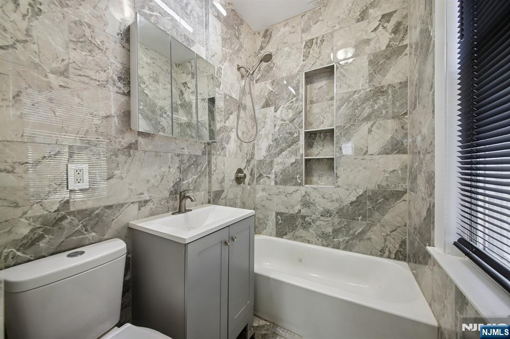 17 Myrtle Avenue — photo 11