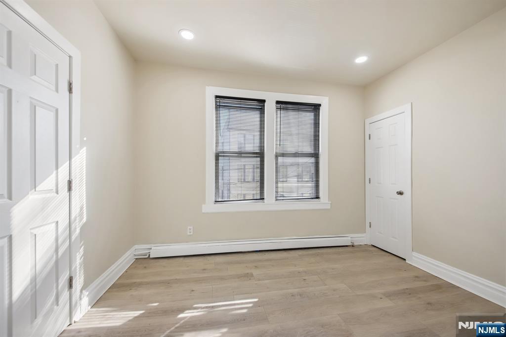 17 Myrtle Avenue — photo 10