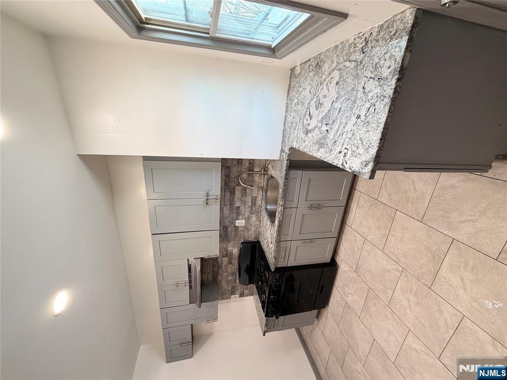 133 Mallory Avenue - Photo 2