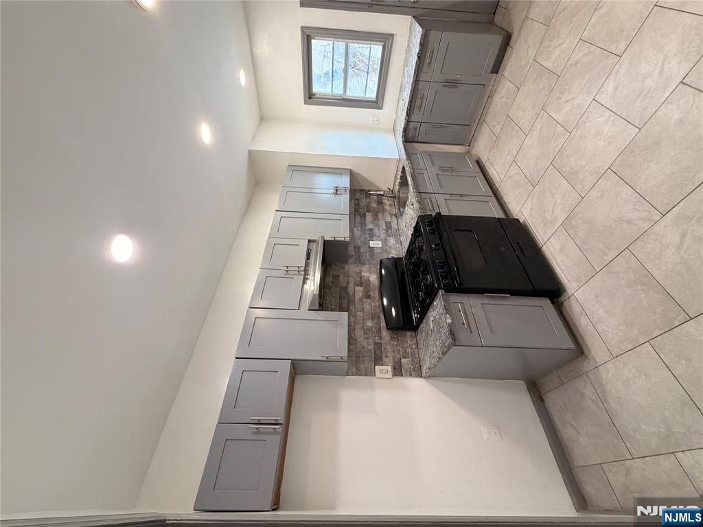 133 Mallory Avenue - Photo 3