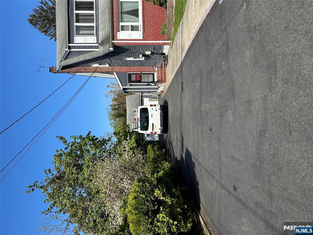 104 John Place - Photo 3