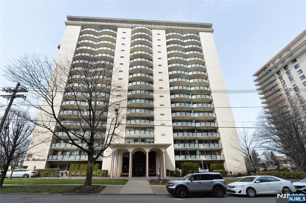 125 Prospect Avenue UNIT 10C, Hackensack, NJ, 07601