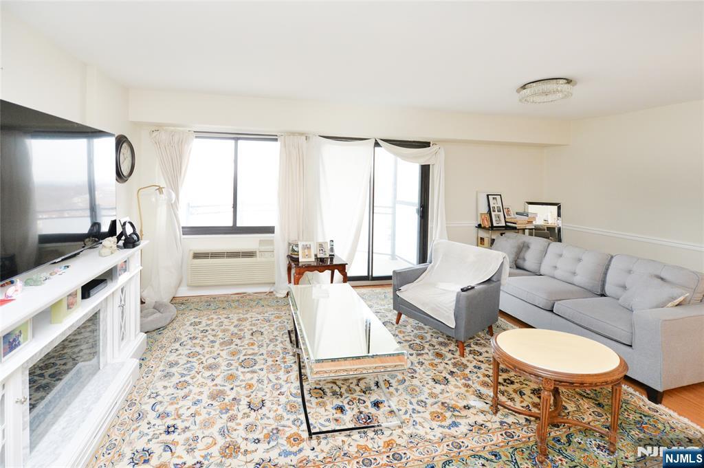 125 Prospect Avenue UNIT 10C, Hackensack, NJ, 07601